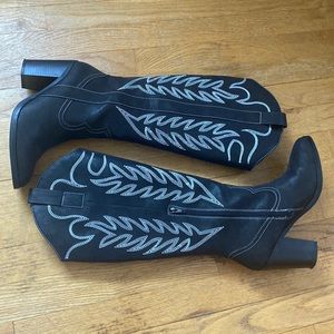 heeled cowgirl boots